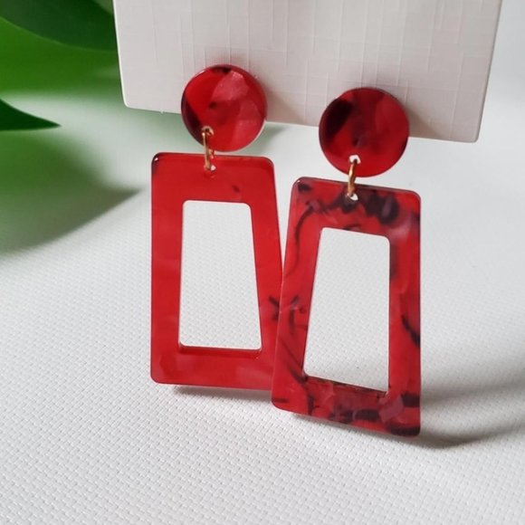 Clip On Acrylic Lightweight Earrings - Picture 1 of 3